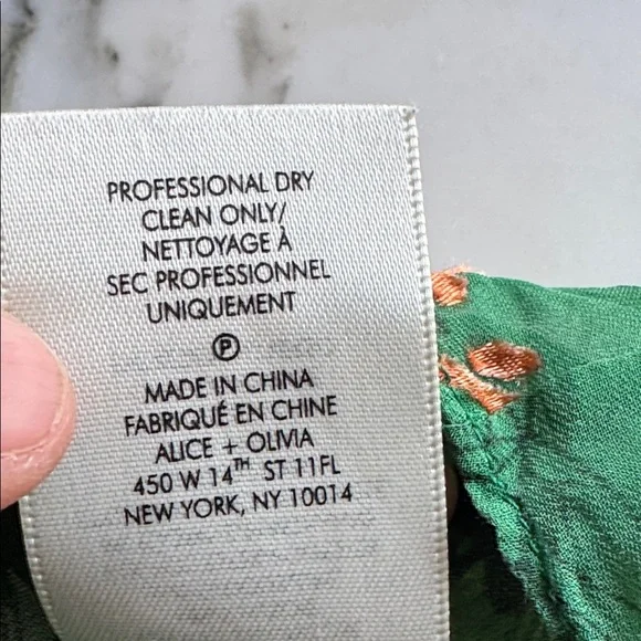 Alice + Olivia Eloise Green Floral Silk Burnout Roll Cuff Blouse Women’s Small - Picture 14 of 14